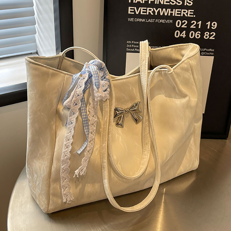 A new 2024 Korean-style niche design bag for women, a versatile large-capacity tote bag with simple and fashionable single-shoulder design full figure