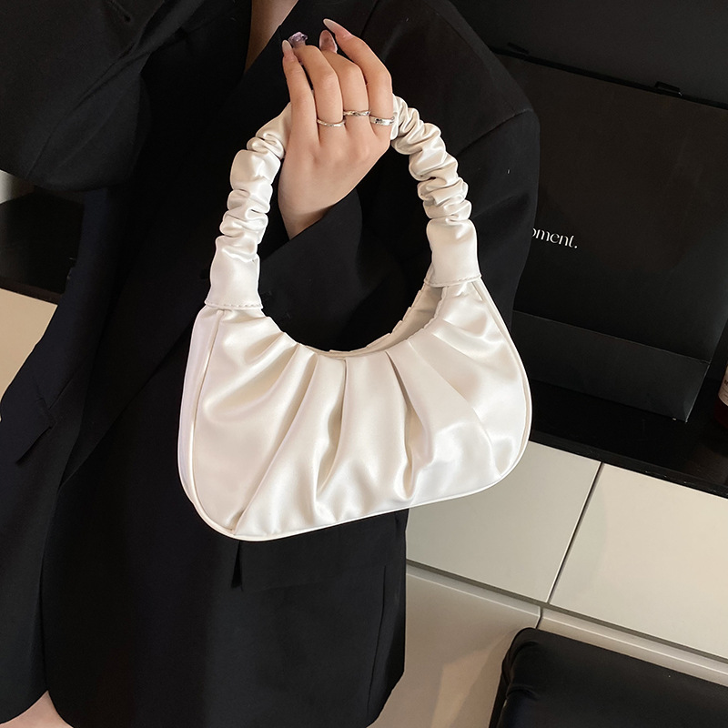 2025 New style pleated dumpling cloud bag, single-shoulder bag, handbag, small bag, fashionable women's bag, elegant solid color casual bag full figure
