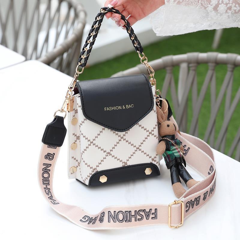 The 2022 new summer mini chain crossbody bag for packaging mobile phones in Xiaoba Women's Summer Specification drawing