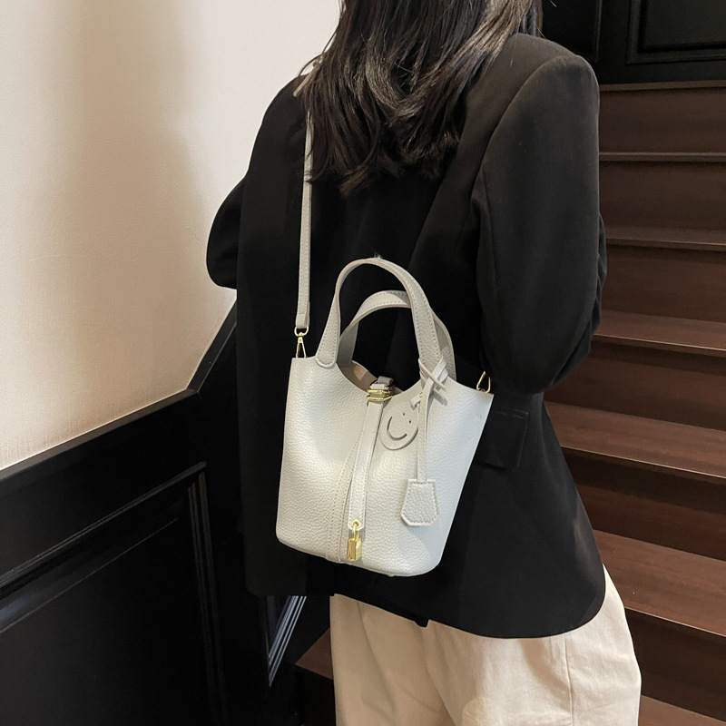 High-end lychee pattern hand-held bucket bag for women 2025 new style, fashionable and versatile single-shoulder bag, stylish and casual crossbody bag Specification drawing
