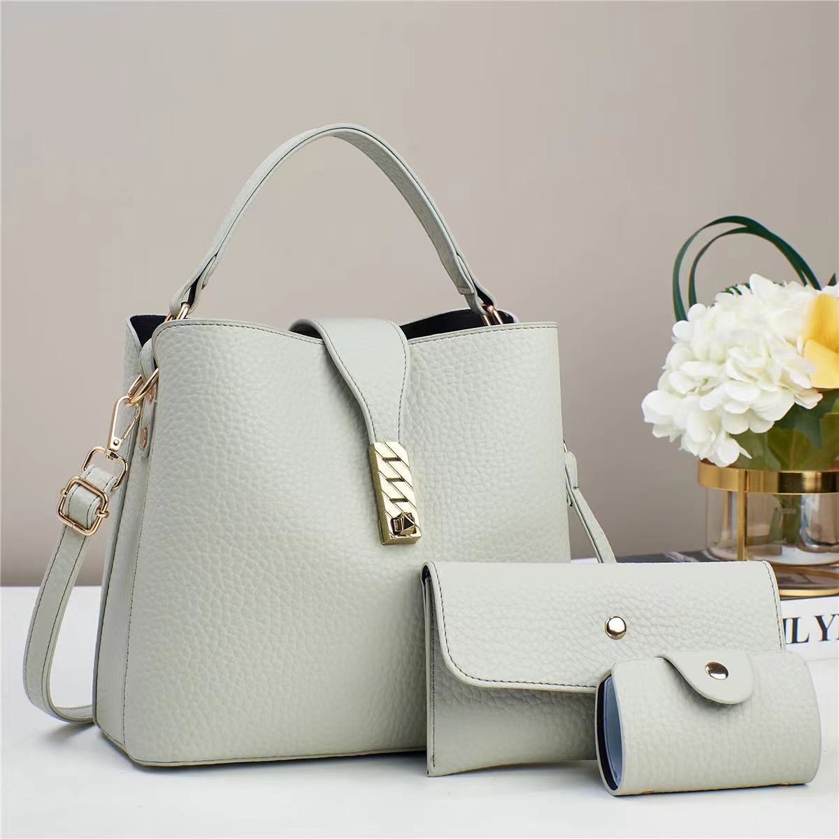 2024 New trendy single-shoulder bag, soft leather small bag, summer versatile and high-quality women's crossbody bag, lightweight women's bag for women Item Picture
