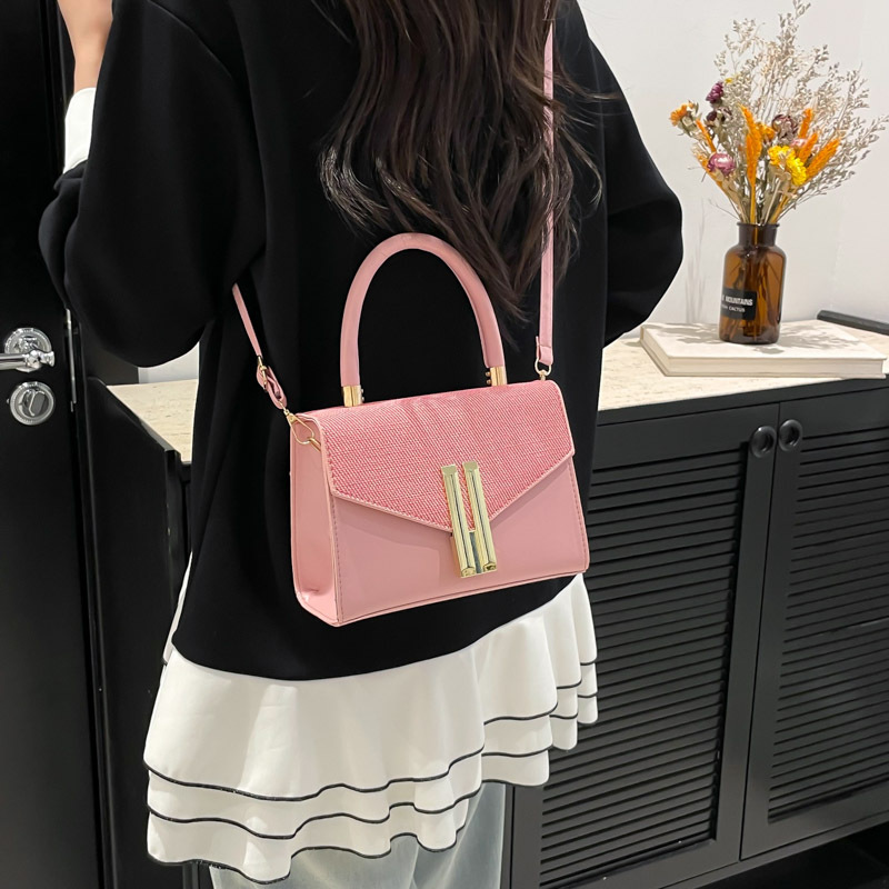 "2025 New bags, a trendy single-shoulder small square bag, casual and stylish crossbody bag for women. details Picture