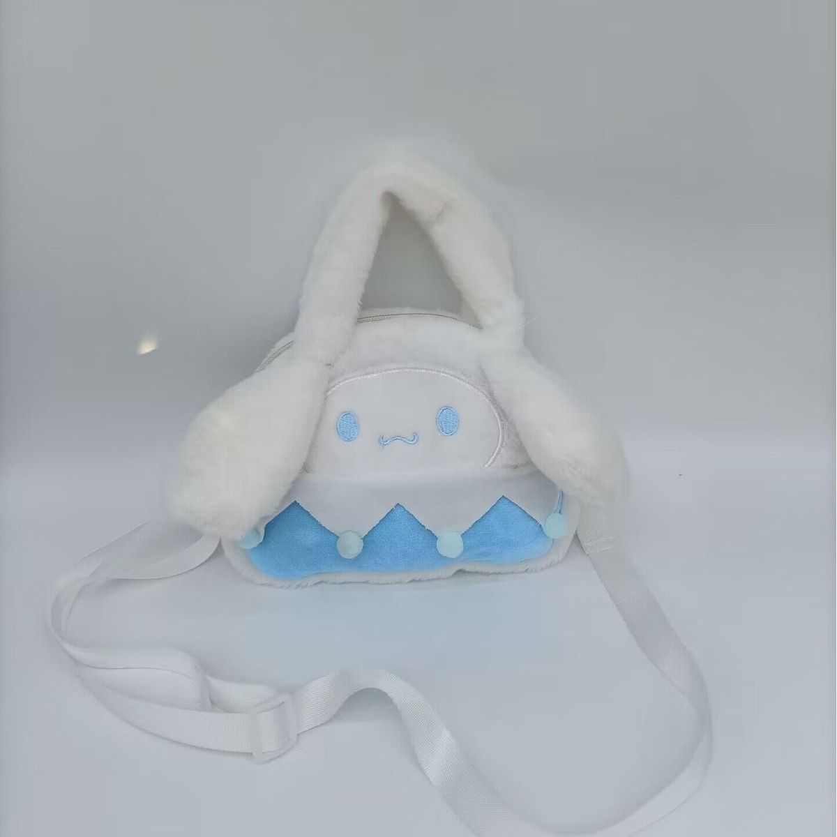 New cartoon Sanrio hand-held plush bag, cute girl single-shoulder crossbody bag, claw machine doll, factory direct sales Application Scenario