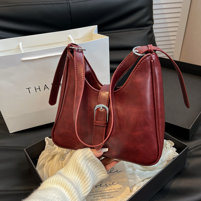 The 2024 new large-capacity underarm bucket bag is a versatile and high-end retro single-shoulder crossbody bag for women Specification drawing