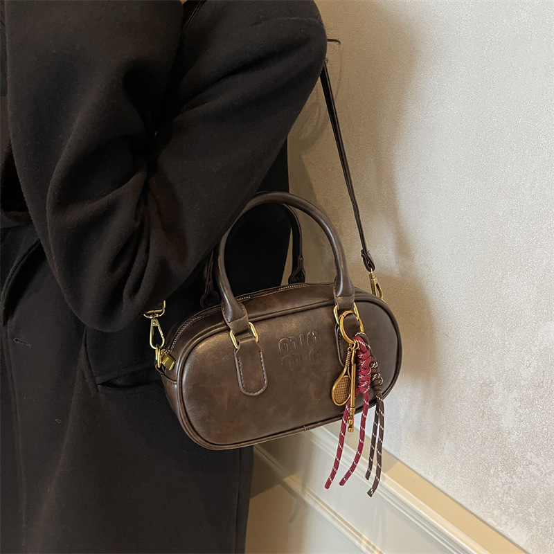 Fashionable women's handbag 2025 new bestseller Retro women's bag, elegant and simple, versatile women's crossbody bag Application Scenario