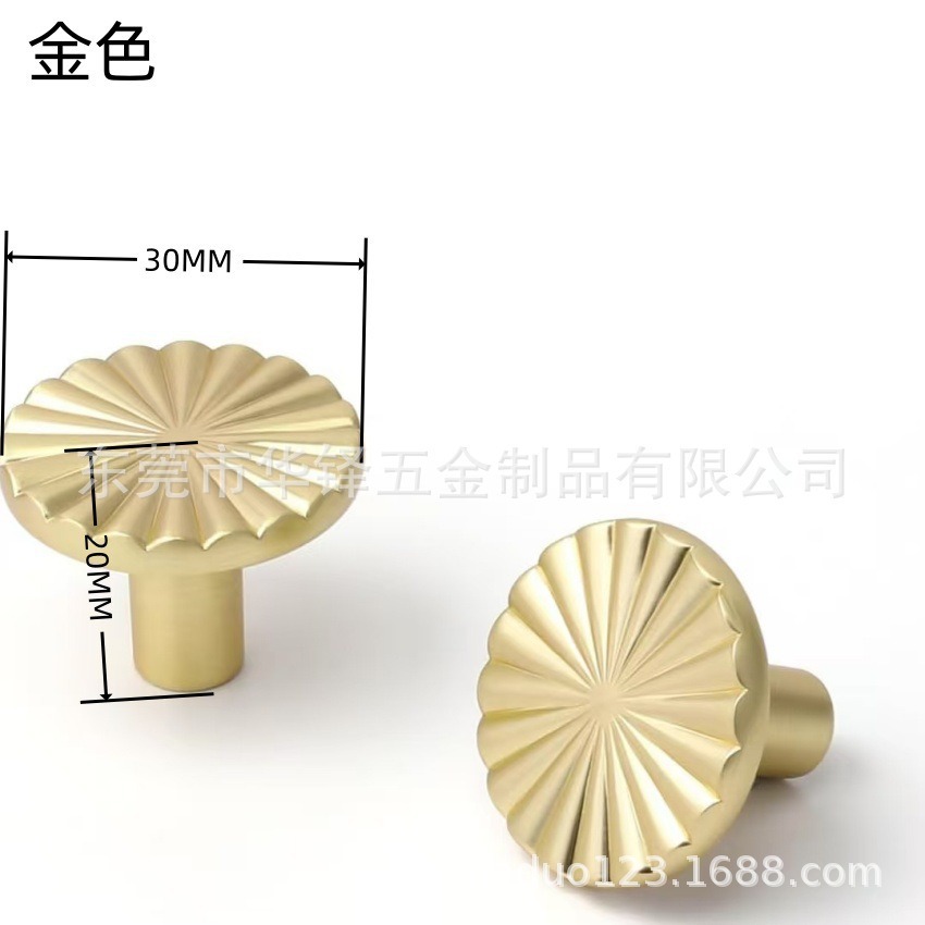 Zinc alloy bronze-colored cabinet knobs, retro flat drawer handles, kitchen, bathroom and dressing table hardware handles Application Scenario