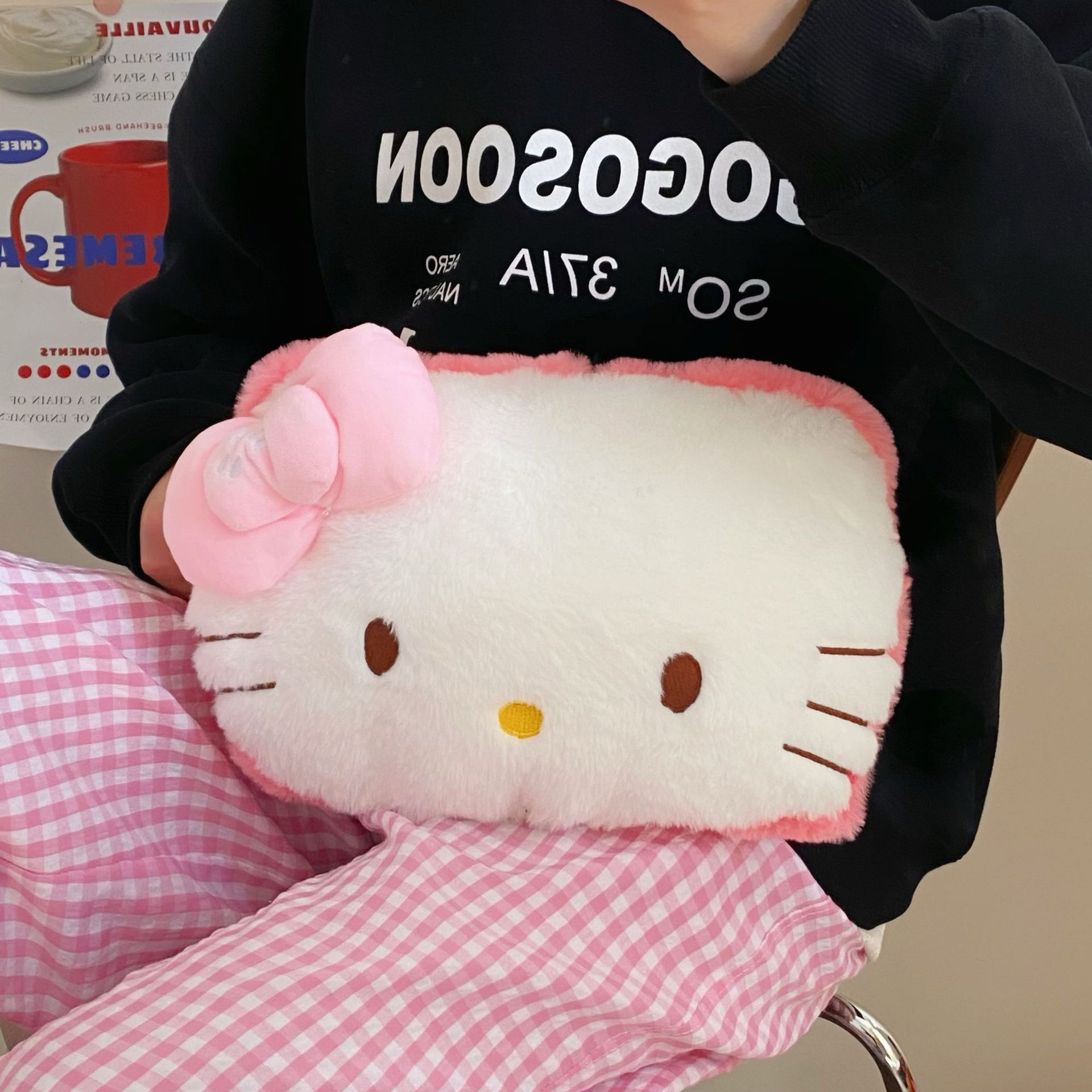 Cute cat hot water bag, girl's heart electric warm water bag, no water filling, rechargeable explosion-proof electric hot water bag, warm your stomach with your hands details Picture