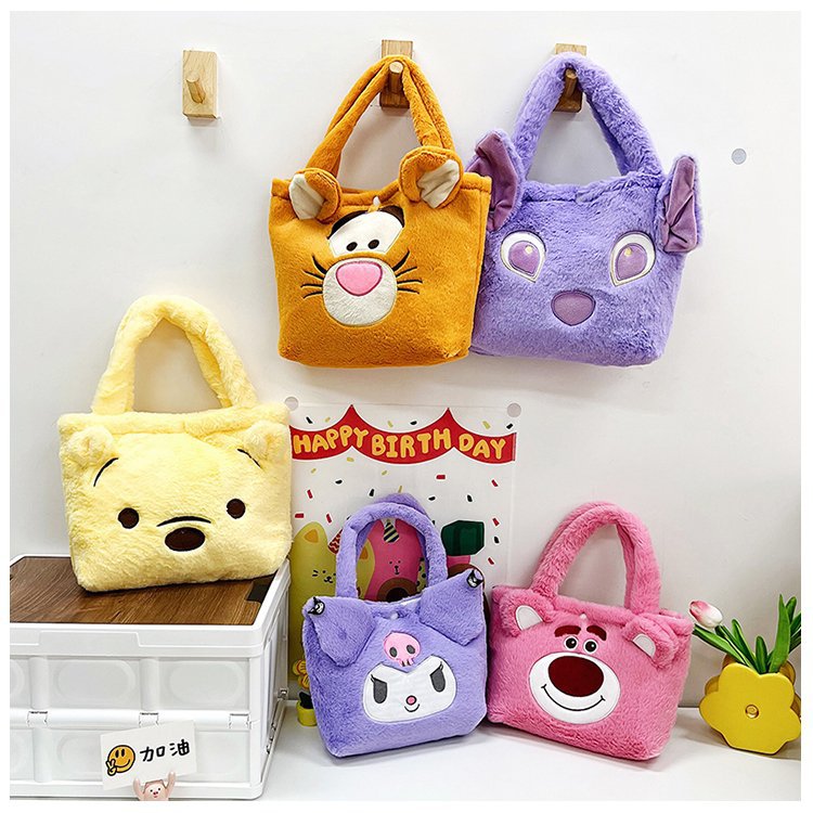 2022 New Japanese-style strawberry bear handbag, plush toy bag, women's shoulder bag, large-capacity makeup handbag gift details Picture