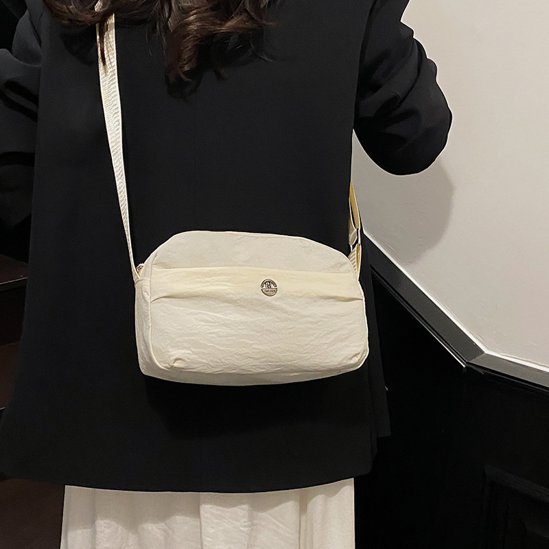 A new large-capacity single-shoulder crossbody bag for women with a high-end feel, a versatile and lightweight nylon fabric small square bag from Japan and South Korea Specification drawing