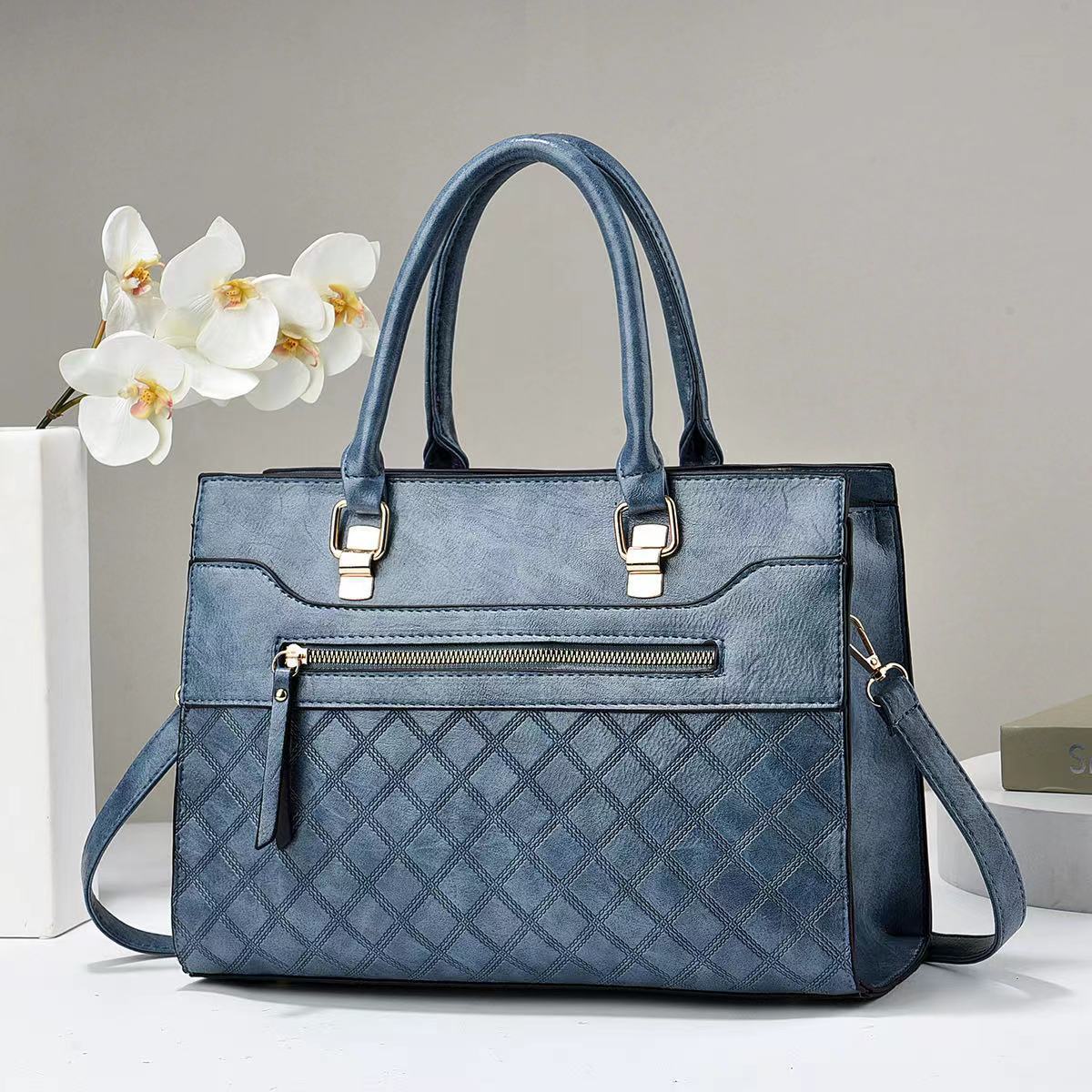 The new diamond-patterned patchwork fashionable and trendy women's bag with a high-end feel, cross-border large-capacity single-shoulder bag, crossbody bag and handbag full figure