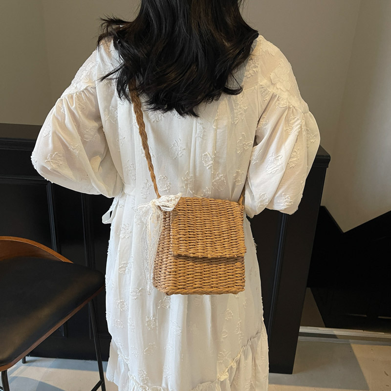 Seaside beach vacation hand-woven bag for women 2025 New style fashionable and stylish lace bow single-shoulder crossbody bag Application Scenario