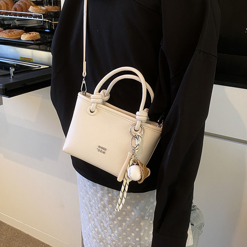 High-end and fashionable handbag for women, 2025 new style, stylish and versatile single room bucket bag, casual commuting crossbody bag Specification drawing