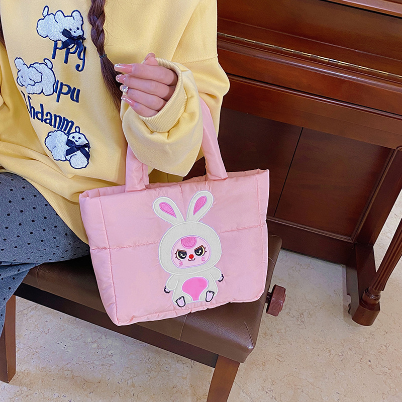 New cute and soft girl doll handbag, high appearance level, single-shoulder crossbody bag, travel loose change makeup bag Application Scenario