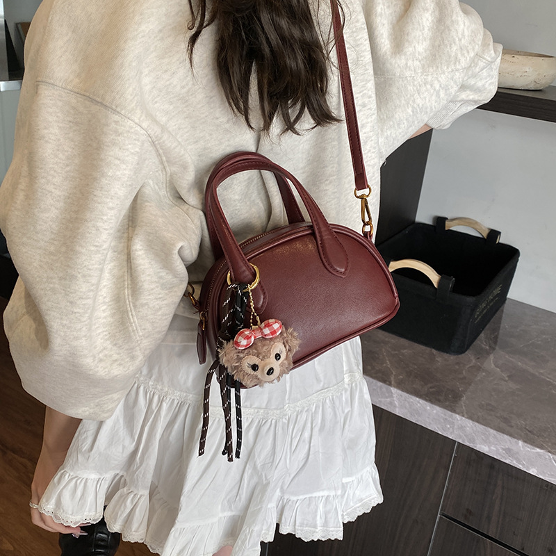 Stylish and fashionable hand-held pillow bag for women, 2025 new casual soft leather single-shoulder shell bag, trendy commuting crossbody bag Specification drawing