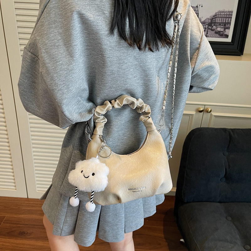 The 2025 summer new trendy and fashionable pleated small square bag is a stylish, light luxury, versatile and casual single-shoulder crossbody bag Specification drawing