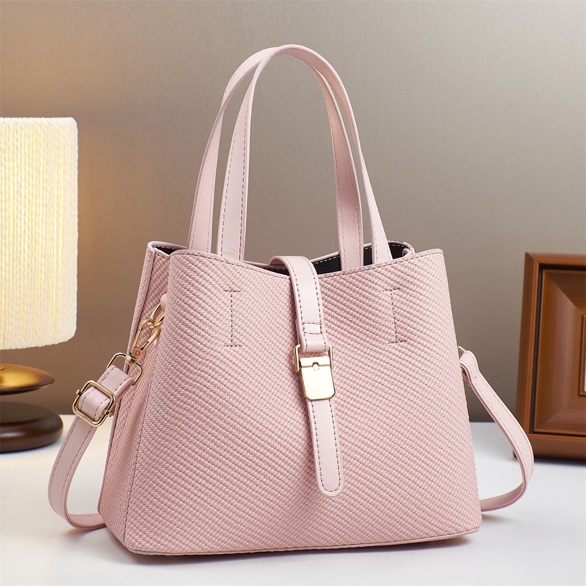 2025 New high-end, exquisite, large-capacity crossbody bucket bag, Korean-style handbag, cross-border bestseller, single-shoulder bag details Picture