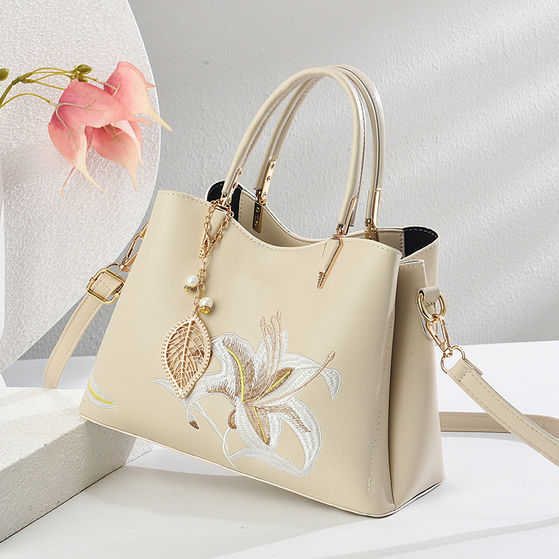 Light luxury and grand Chinese-style embroidered women's handbag, 2025 new large-capacity single-shoulder bag for middle-aged mothers Specification drawing