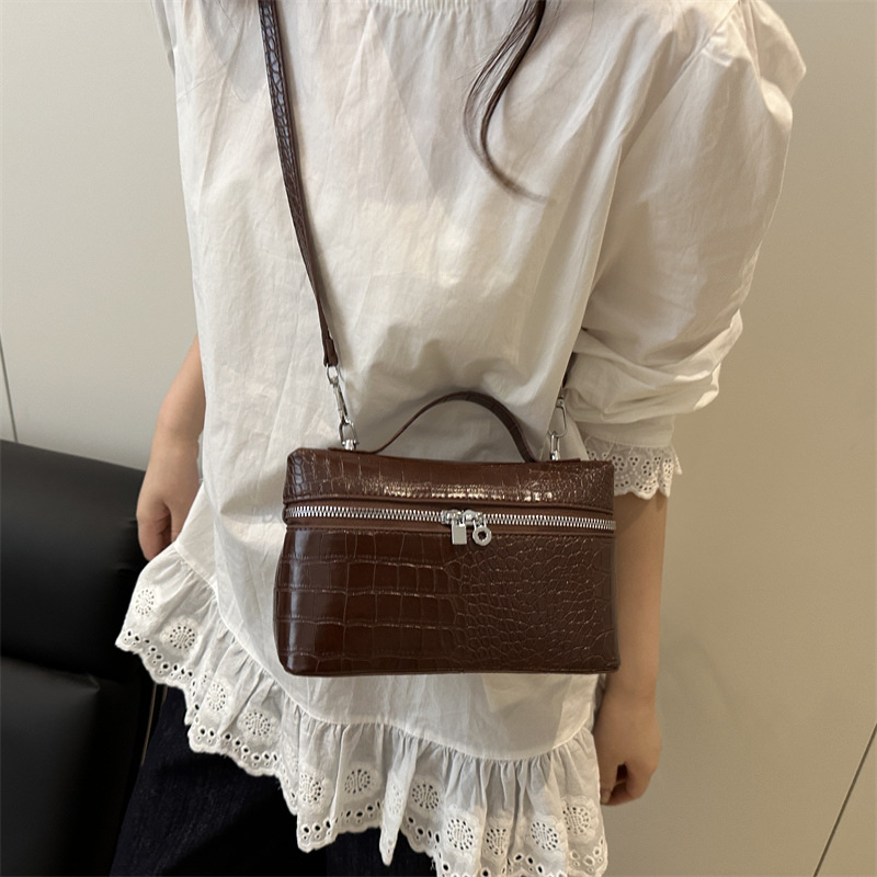 Personalized, trendy, simple and fashionable single-shoulder bag 2025 new style simple and fashionable hand-held crossbody bag simple box bag Specification drawing