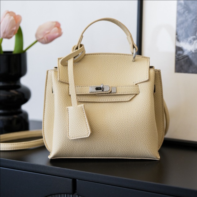 Cross-border retro high-end hand-held platinum bag for women 2025 new style, trendy, fashionable, versatile and stylish single-shoulder crossbody bag full figure