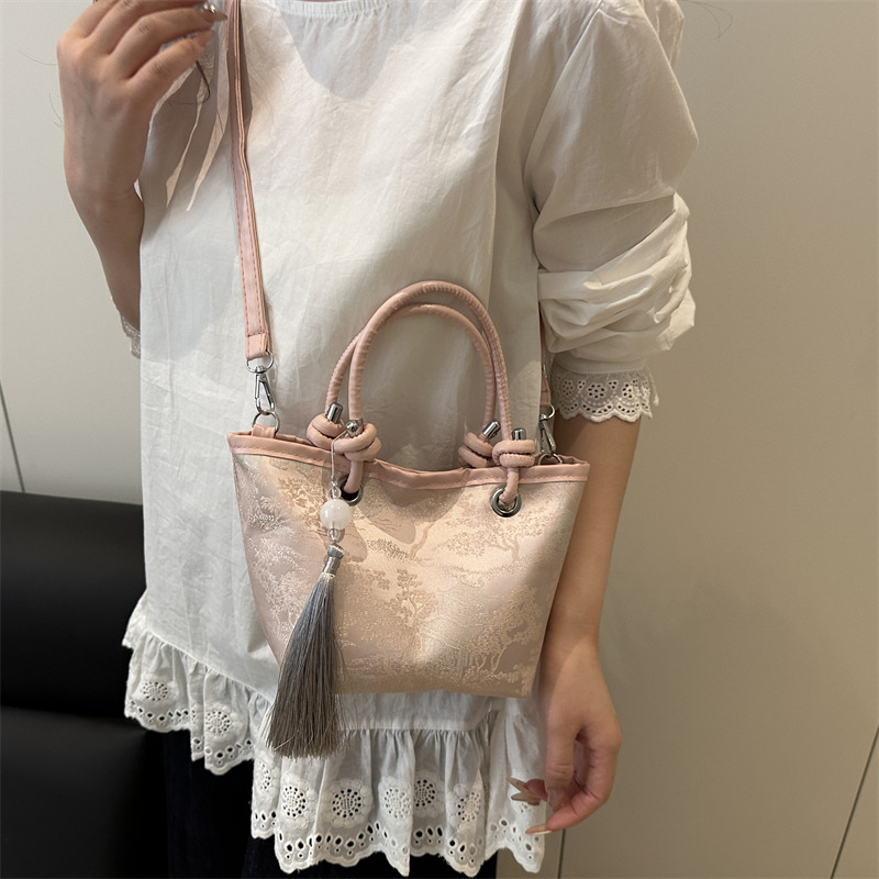 2025 New high-end women's bags, fashionable handbags, single-shoulder bags, lightweight tote bags, versatile commuting crossbody bags details Picture