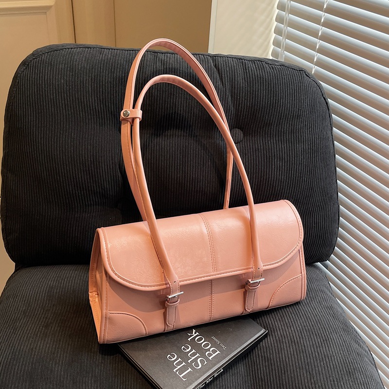 French high-end retro underarm bag for women 2025 new style, versatile and elegant single-shoulder bag, fashionable and light luxury baguette bag full figure
