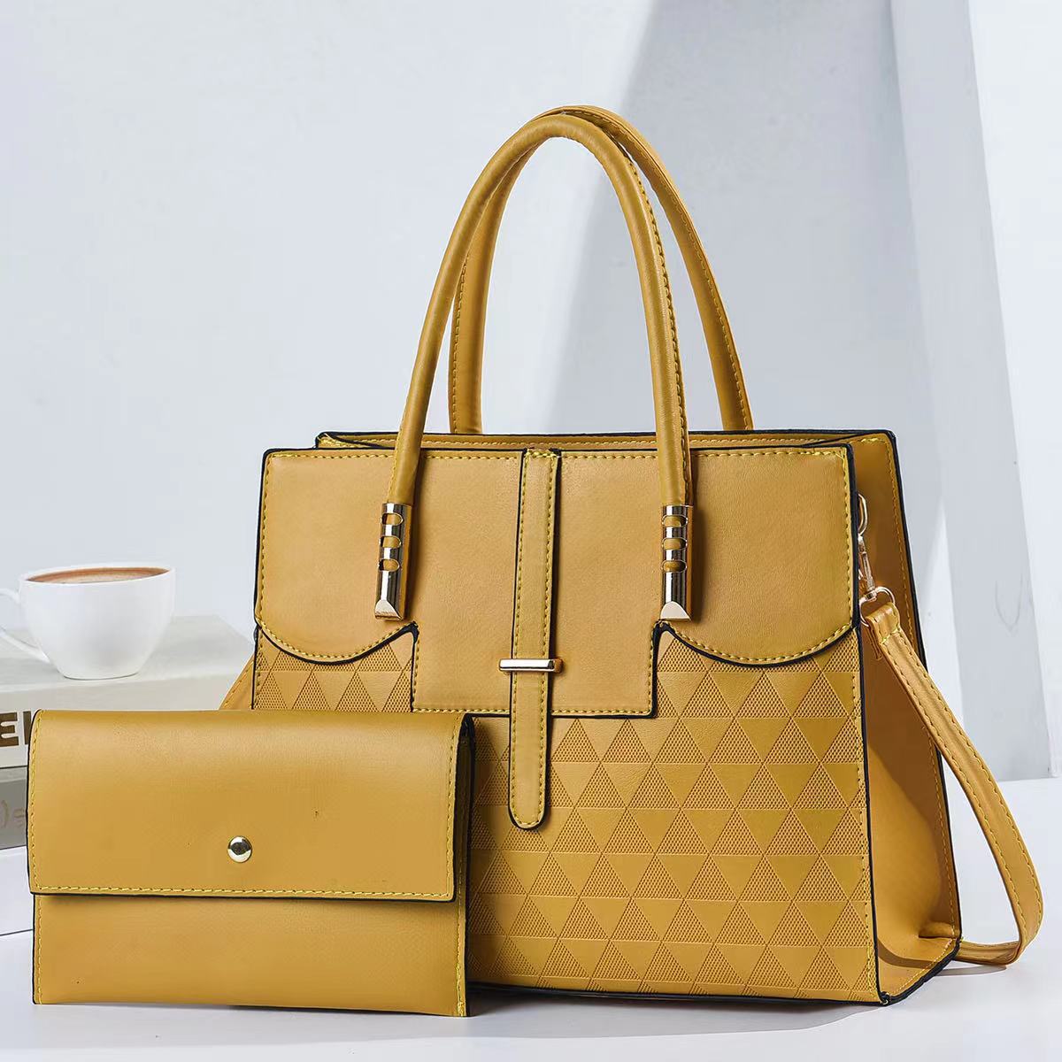 2023 new style pu cross-border foreign trade set, trendy and fashionable single-shoulder, crossbody and hand-carry two-piece women's bag, one piece consignment Item Picture