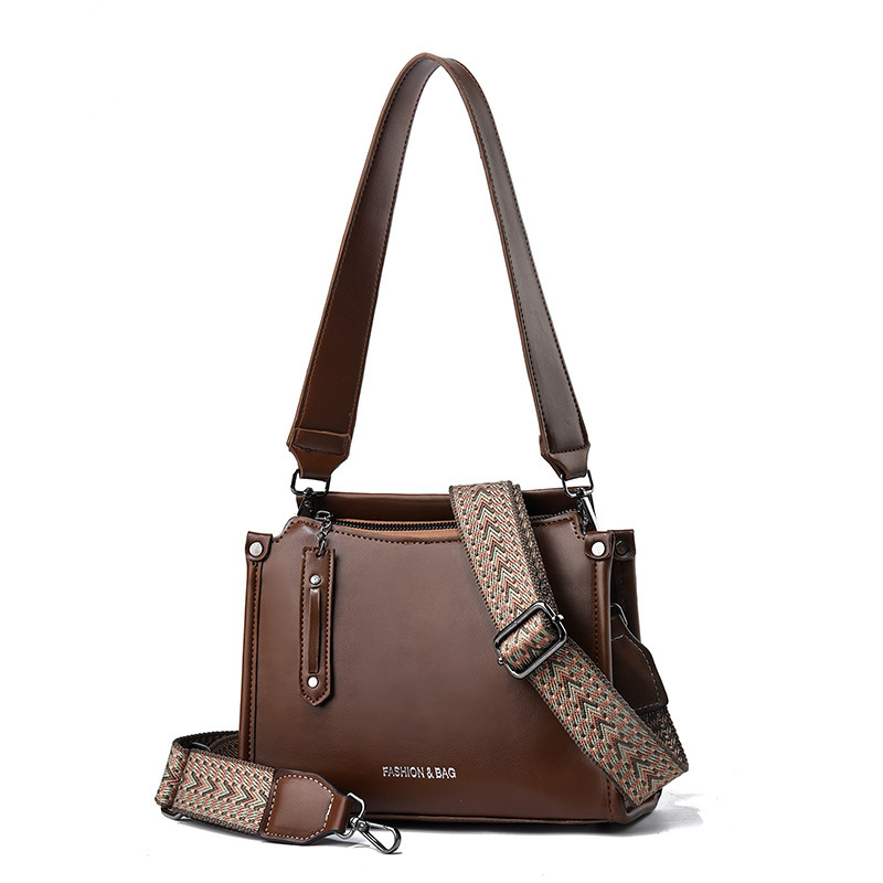 A versatile new large single-shoulder bag for women, autumn and winter handbag, elegant women's bag, Korean style trendy crossbody fashionable women's bag Item Picture