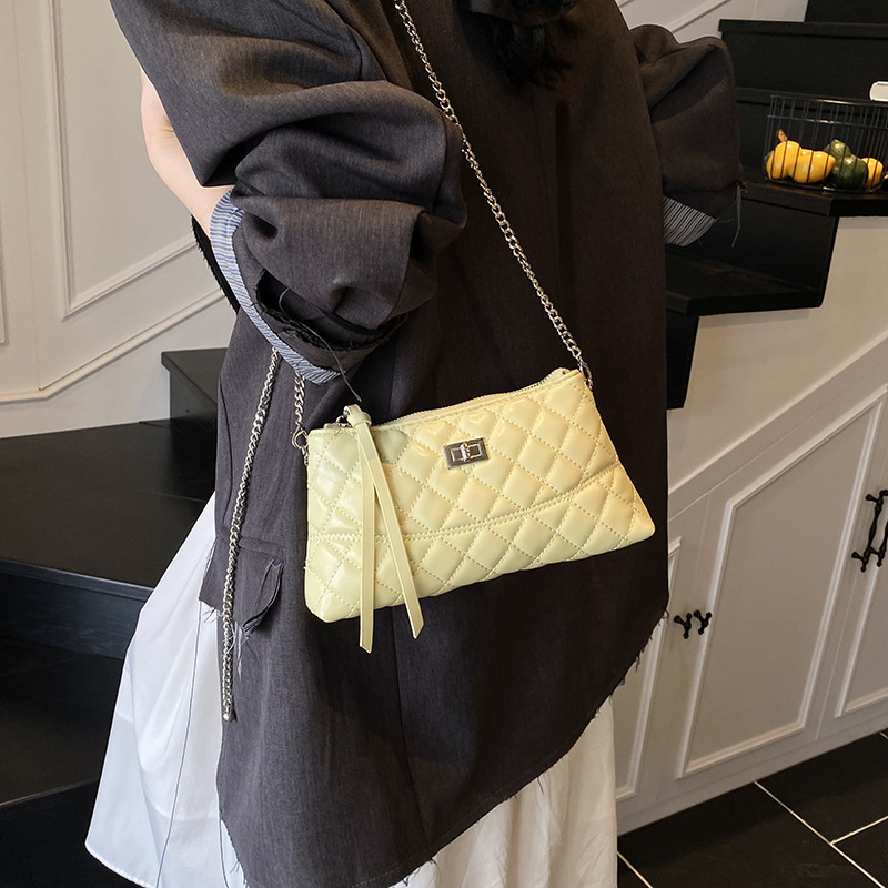 The 2025 new high-end, versatile and fashionable crossbody bag for women, with a stylish diamond-shaped chain and a trendy single-shoulder bag details Picture