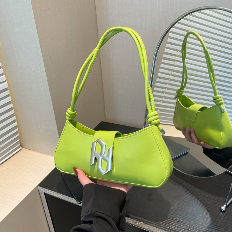 Cross-border niche and versatile single-shoulder bag for women 2025, a new simple and casual commuting underarm quality small bag full figure