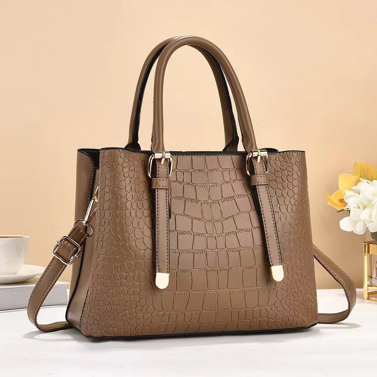 New stone-patterned cross-border high-end large bag, light luxury single-shoulder bag, large-capacity commuting all-purpose hand-held tote bag Application Scenario