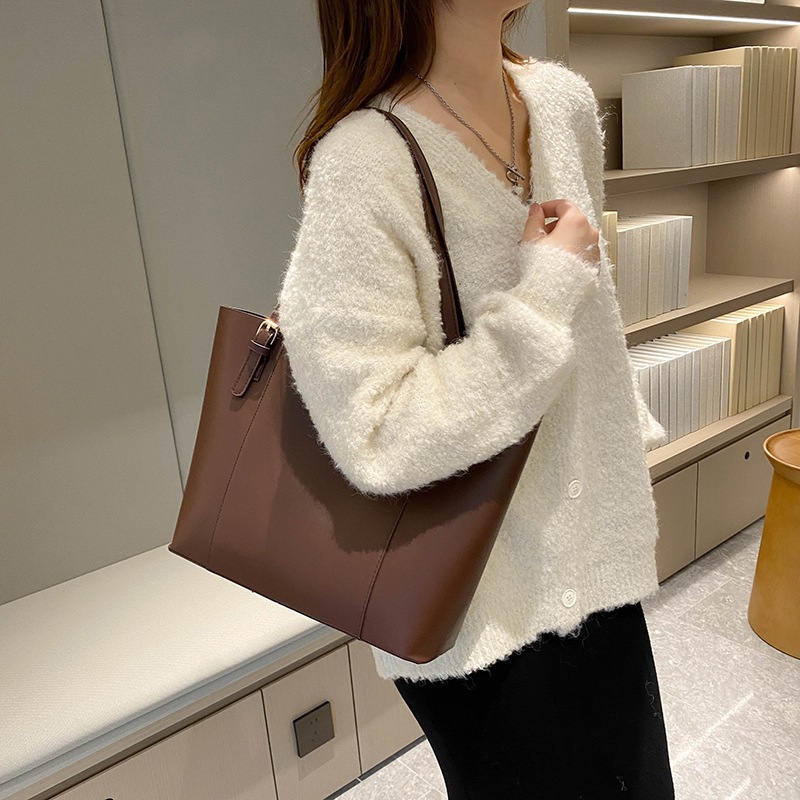 New Korean-style multi-color large-capacity tote bag for women, a fashionable hand-carry casual spring bag for women, and a stylish single-shoulder bag details Picture