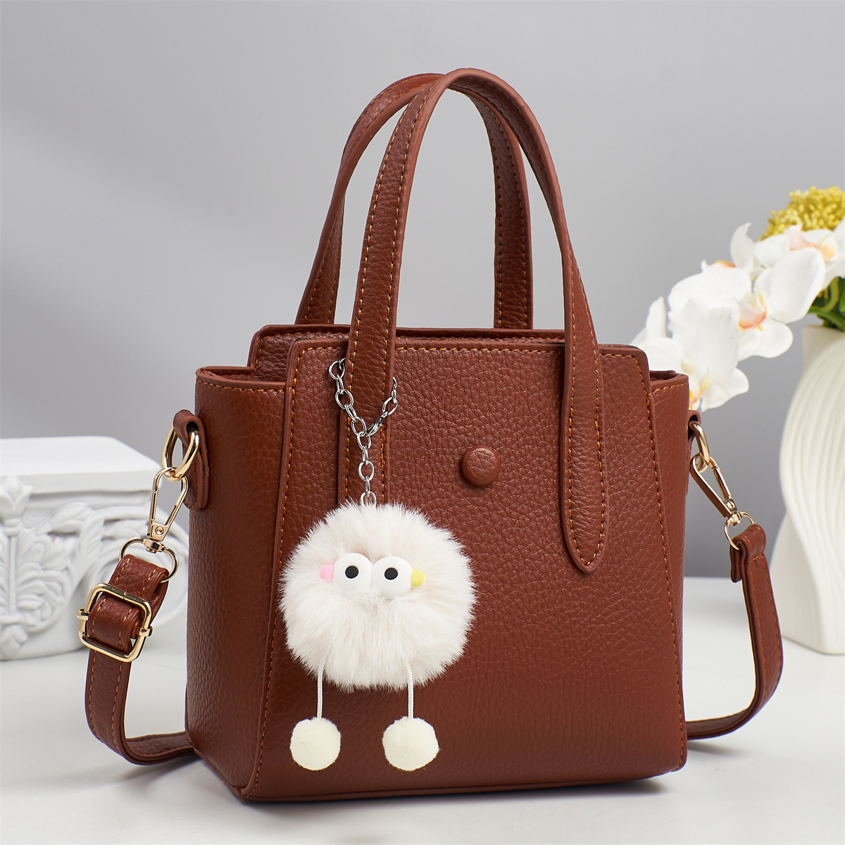 Summer New 2025 Cross-border Trendy women's handbag, large capacity, fashionable and fresh bucket bag, single-shoulder crossbody bag for women details Picture