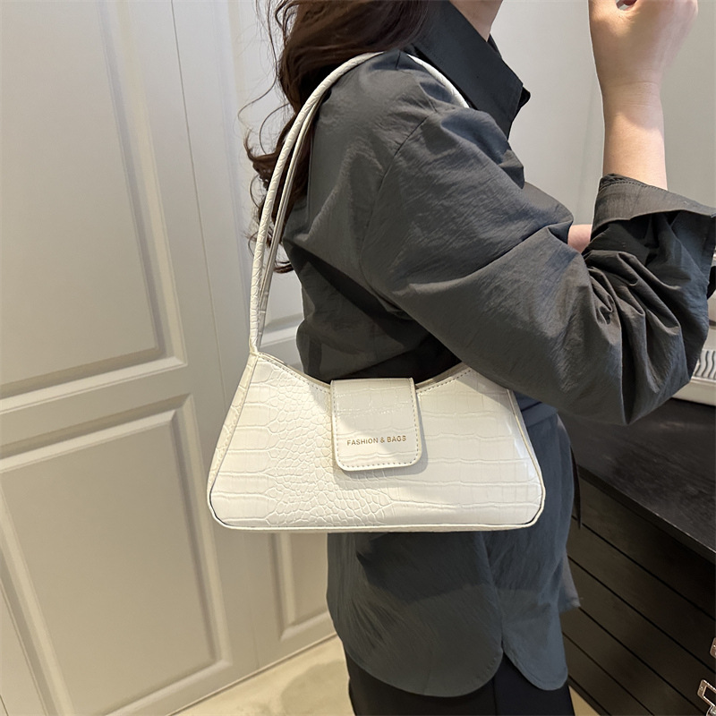 New cross-border women's bags: Niche design, underarm bag, high-end, simple baguette bag, fashionable shoulder bag, crossbody bag details Picture