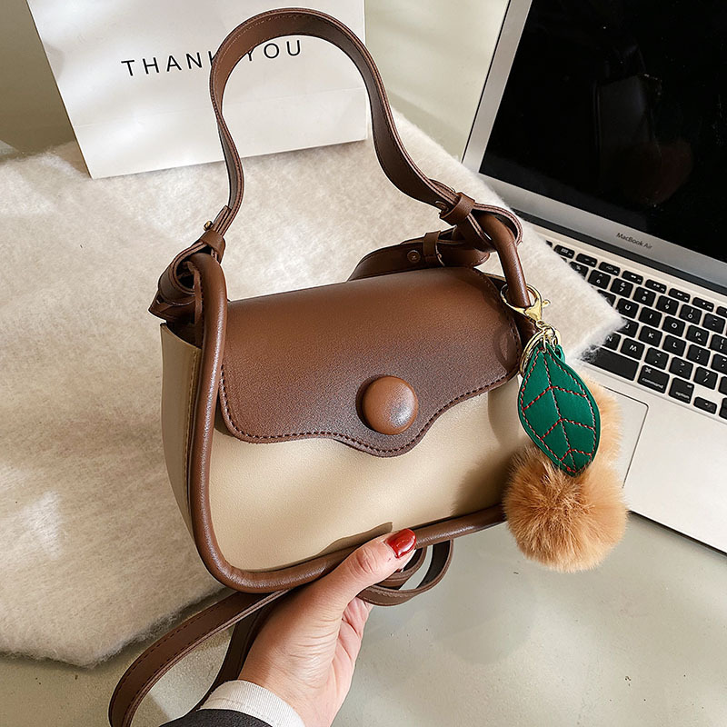 The new high-end, versatile and high-quality single-shoulder crossbody bag for women is trendy and stylish, with contrasting colors and a small square underarm bag Specification drawing