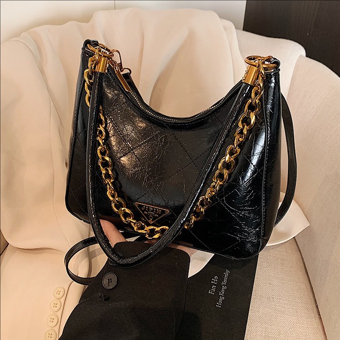 Cross-border bestseller retro soft leather chain bag for women, 2025 new fashion single-shoulder armpit bag, casual hand-held tote bag full figure