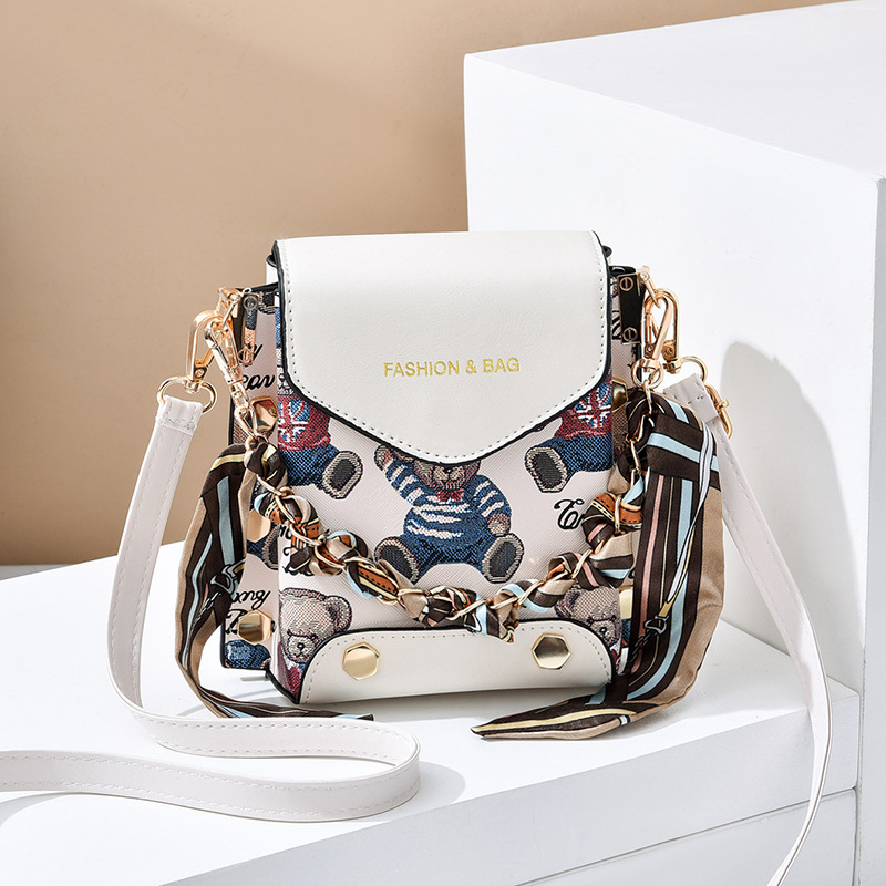 Little Bear Mini Bags 2024 New Style Women's retro mini shoulder bag, popular flip phone bag, one-piece consignment details Picture