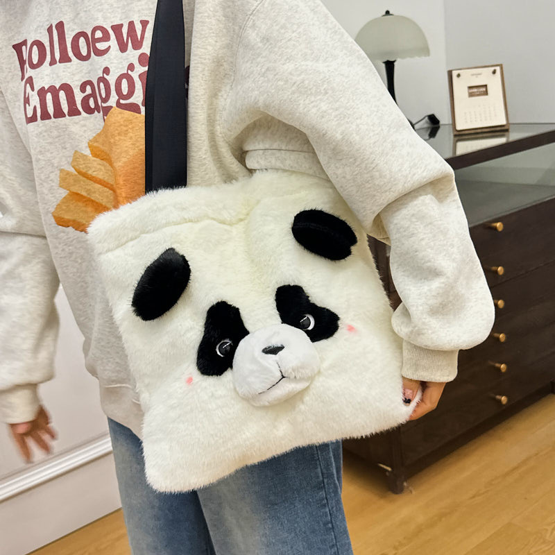 Cartoon giant panda bag 2024 New style plush toy bag, single-shoulder large-capacity tote bag, school commuting backpack Application Scenario