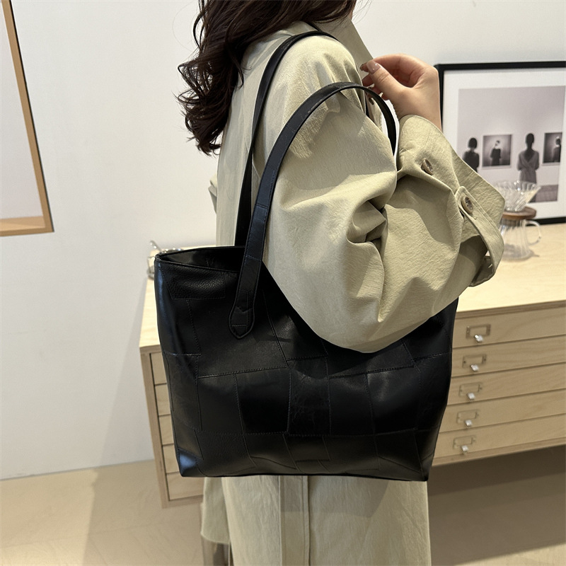 2024 New women's bags: large-capacity tote bag, retro-style single-shoulder crossbody bag, solid-color soft leather commuter bag Specification drawing