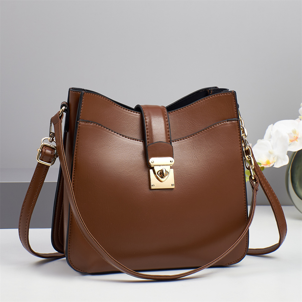 High-end women's 2025 new cross-border solid color casual and versatile single-shoulder bag, high-quality crossbody bag for export wholesale full figure