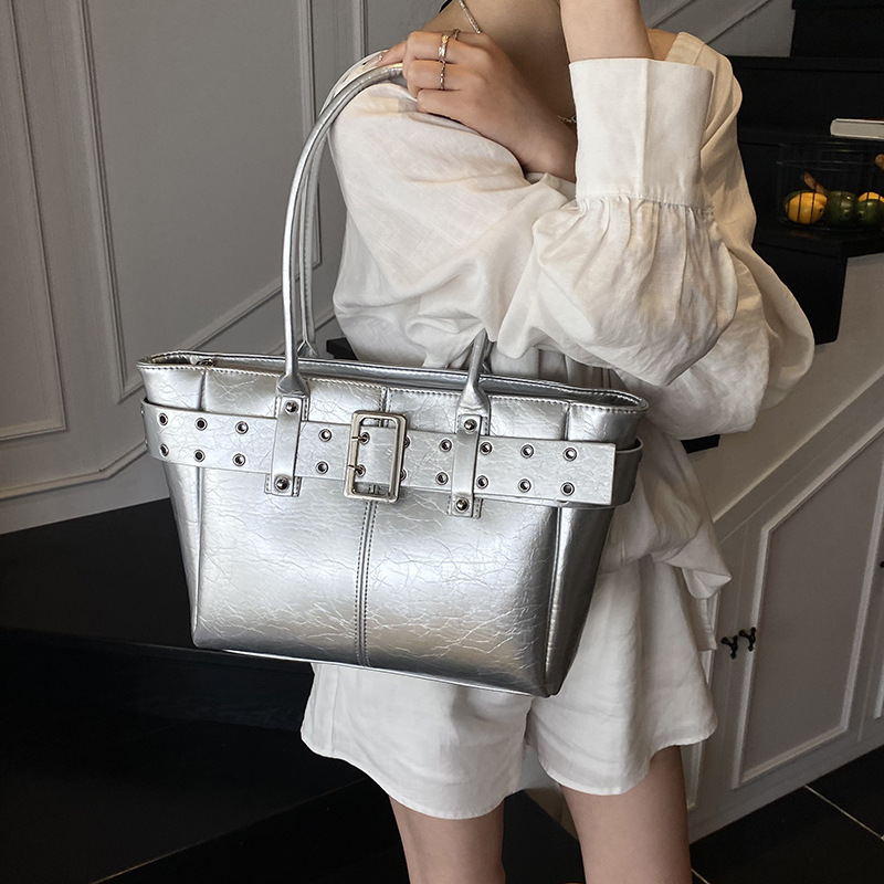 Large-capacity commuter handbag for women, 2025 new Spring/Summer fashion tote bag, Korean style simple single-shoulder armpit bag details Picture