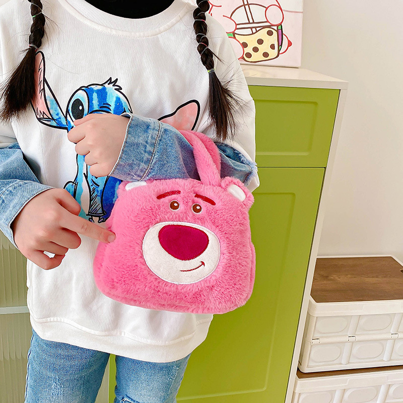 New cartoon cute plush claw machine bag, strawberry bear children's handbag, bag doll gift, coin purse, direct sales Application Scenario