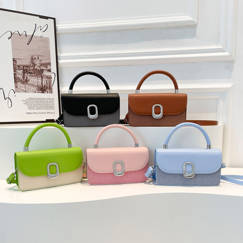 2025 New forest and cute style small bag, women's single-shoulder crossbody bag, stylish and stylish handbag, small square bag Application Scenario