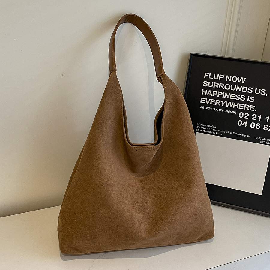 High-end, fashionable, retro matte tote bag for women 2024 new style, versatile for commuting and casual, single-shoulder underarm bag for mother and child full figure