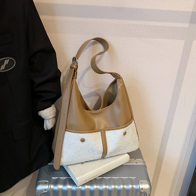 The 2024 new high-capacity tote bag with a contrasting color and fashionable look, a high-end and versatile shoulder bag, and a niche design crossbody women's bag Specification drawing