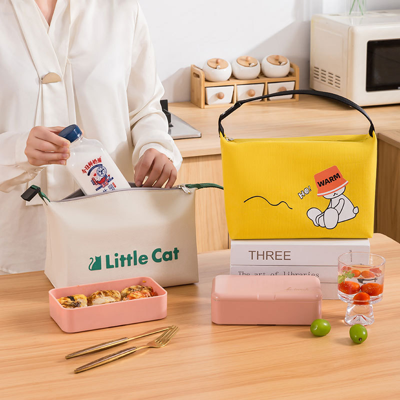 New U-shaped bento bags, office lunch box bags, outdoor picnic bags, cartoon hand-held insulated bags, student meal bags Application Scenario