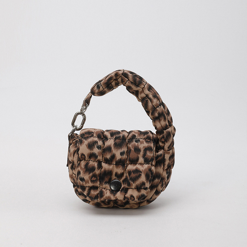 This year, the "Small Bag Women 2025" new fashion single-shoulder crossbody bag is a versatile checkered embroidered thread crossbody bag full figure