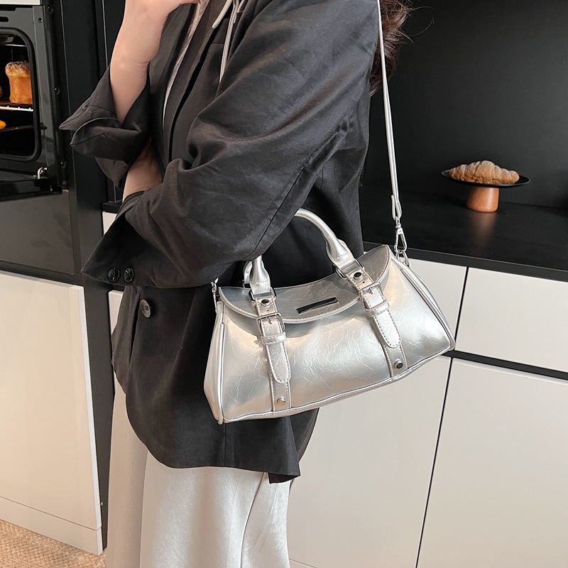 High-quality silver hand-held small bag for women, 2025 new style for work and commuting pillow bag, fashionable single-shoulder crossbody bag Specification drawing