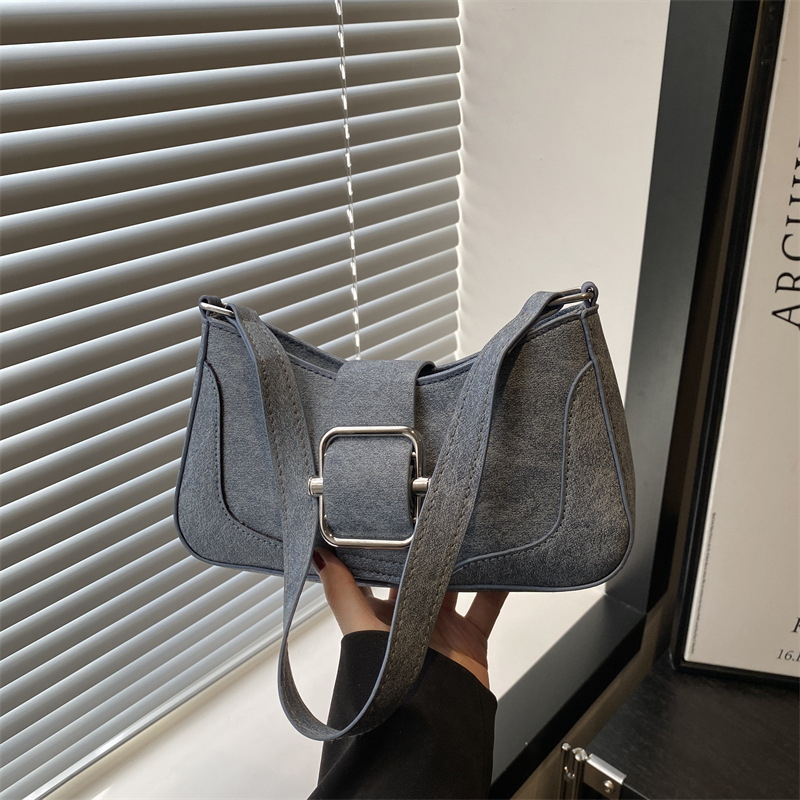 New summer bags: New versatile and trendy women's bags, clasp single-shoulder bags, crescent moon bags, crossbody bags, solid color simple bags full figure