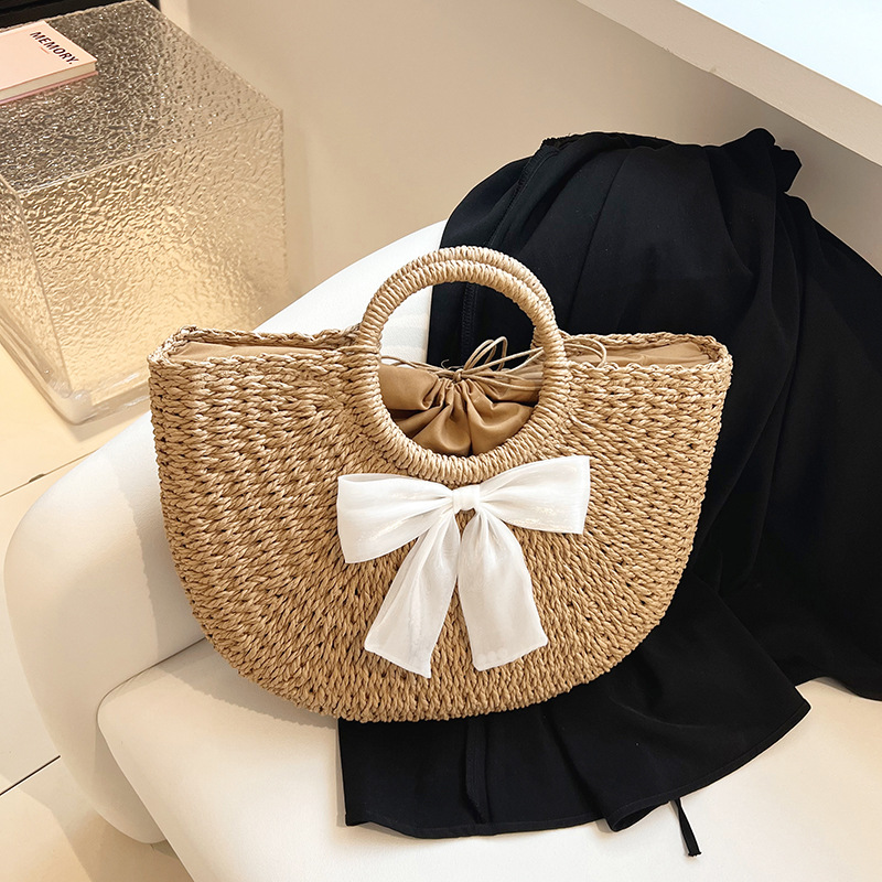 Simple and versatile semi-circular straw woven bag, new large-capacity woven bag, vacation-style beach bag, hand-carried vegetable basket full figure