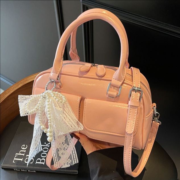 Stylish and niche hand-held bowling bag for women, 2025 new style casual and versatile single-shoulder bag, soft leather crossbody pillow bag full figure